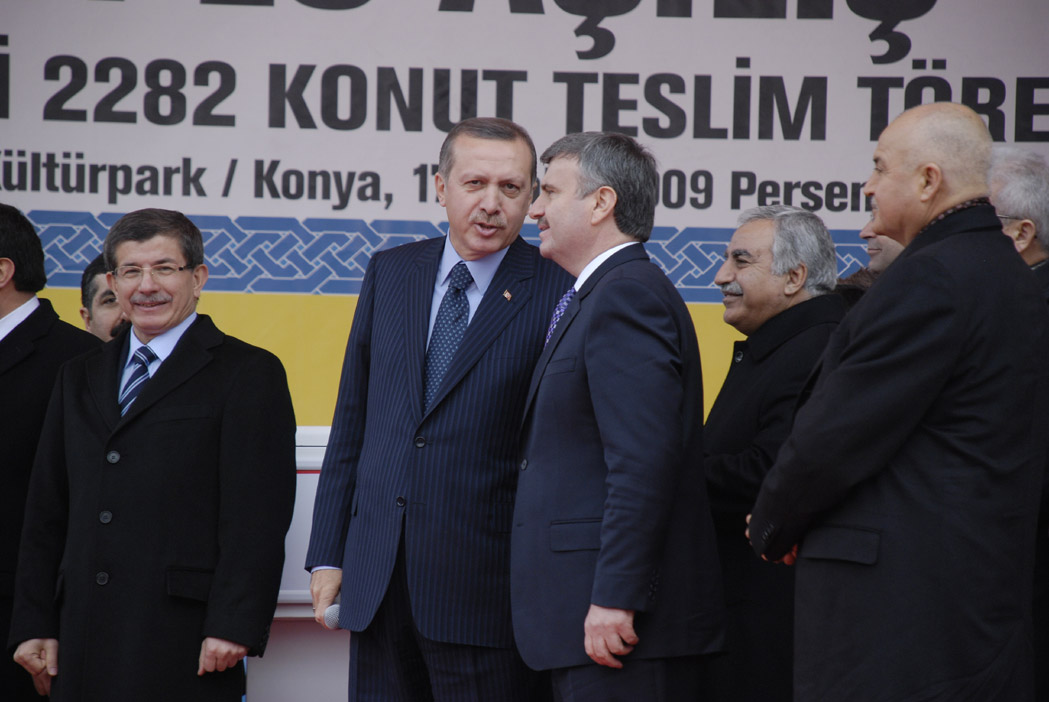 Başbakan Erdoğan: 'Mevlana'nın Işığı İle Aydınlanıyoruz.'