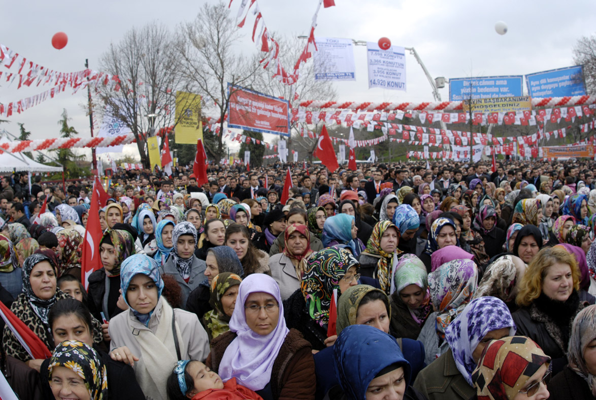 Başbakan Erdoğan: 'Mevlana'nın Işığı İle Aydınlanıyoruz.'