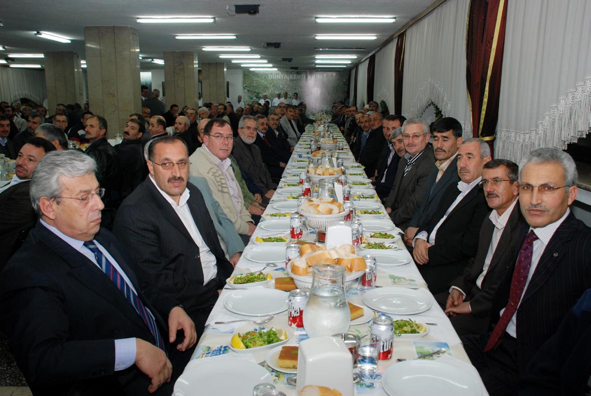 Başkan Akyürek Emekli Personelle Bir Araya Geldi