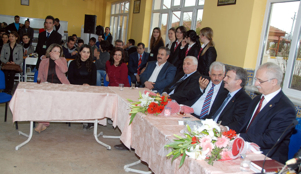 Başkan Akyürek Kadınhanı MYO'da Öğrencilerle Buluştu