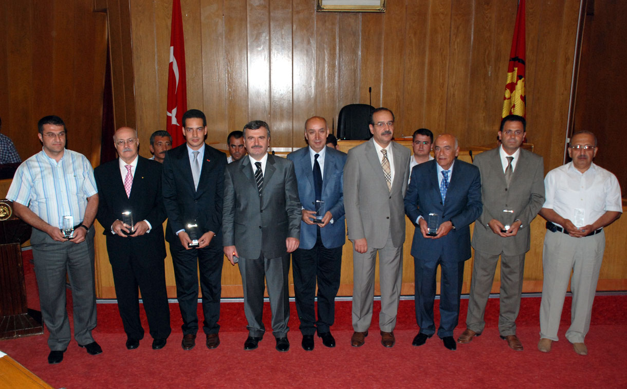Büyükşehir Belediye Meclisi Başarılı Sanayicileri Ödüllendirdi