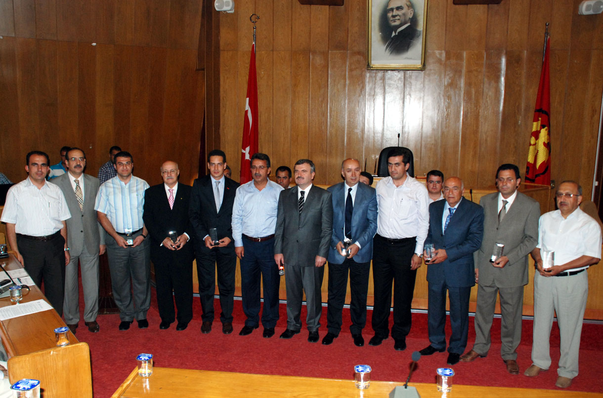 Büyükşehir Belediye Meclisi Başarılı Sanayicileri Ödüllendirdi