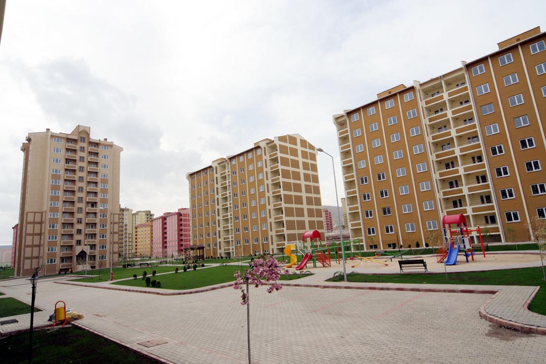 555 Konut Hak Sahiplerine Teslim Ediliyor