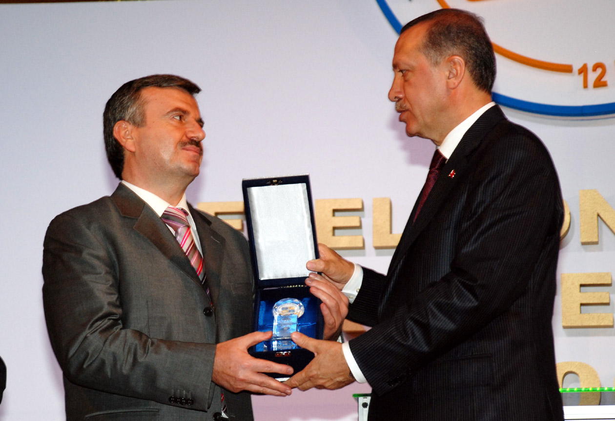 Başkan Akyürek Yerel Yönetimler Konferansı'nda Konuştu