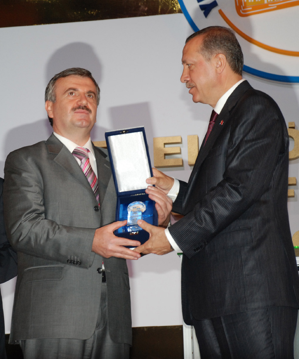 Başkan Akyürek Yerel Yönetimler Konferansı'nda Konuştu