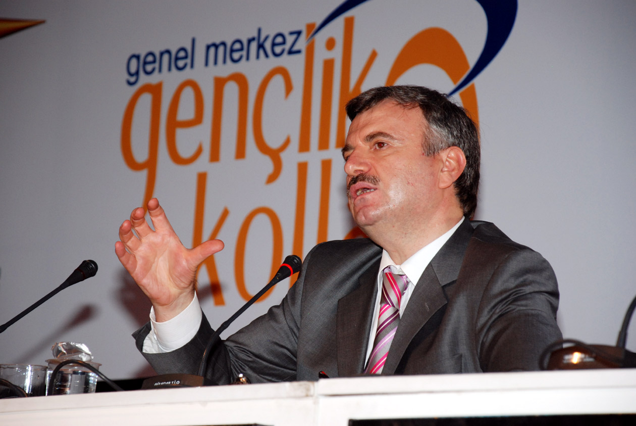 Başkan Akyürek Yerel Yönetimler Konferansı'nda Konuştu