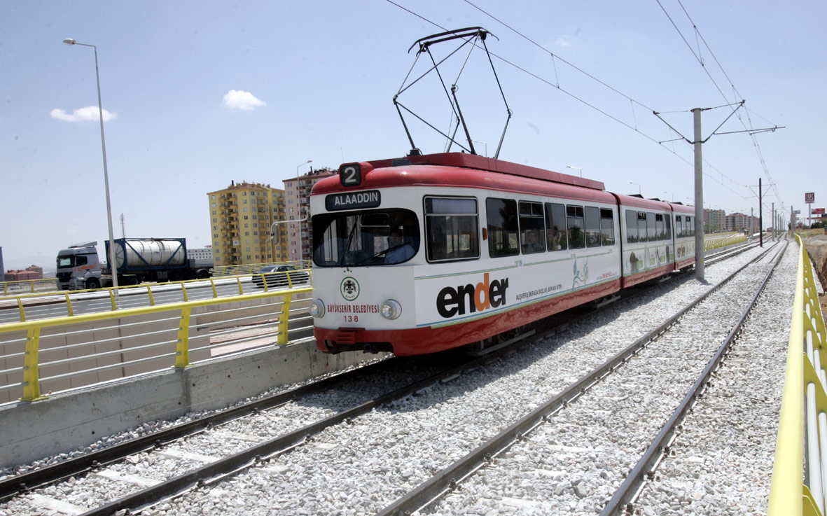 Bosna Hersek'te Tramvay Yolu Araç Trafiğinden Ayrıldı