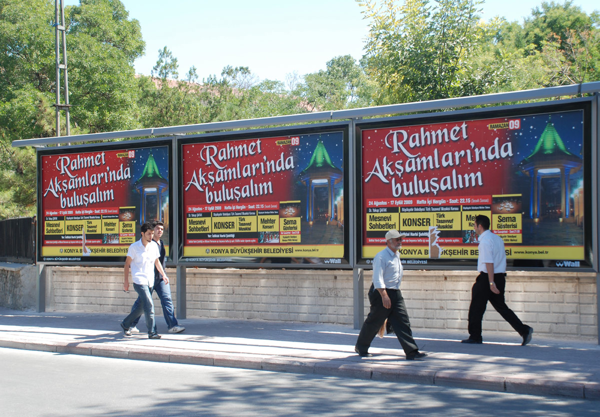 Kent Mobilyaları ve Otobüs Durakları Yenileniyor