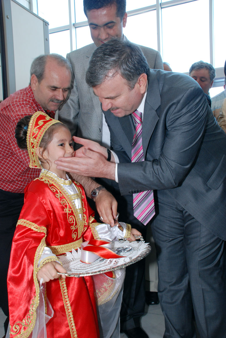 KOMEK'in Yıl Sonu Sergisi Açıldı