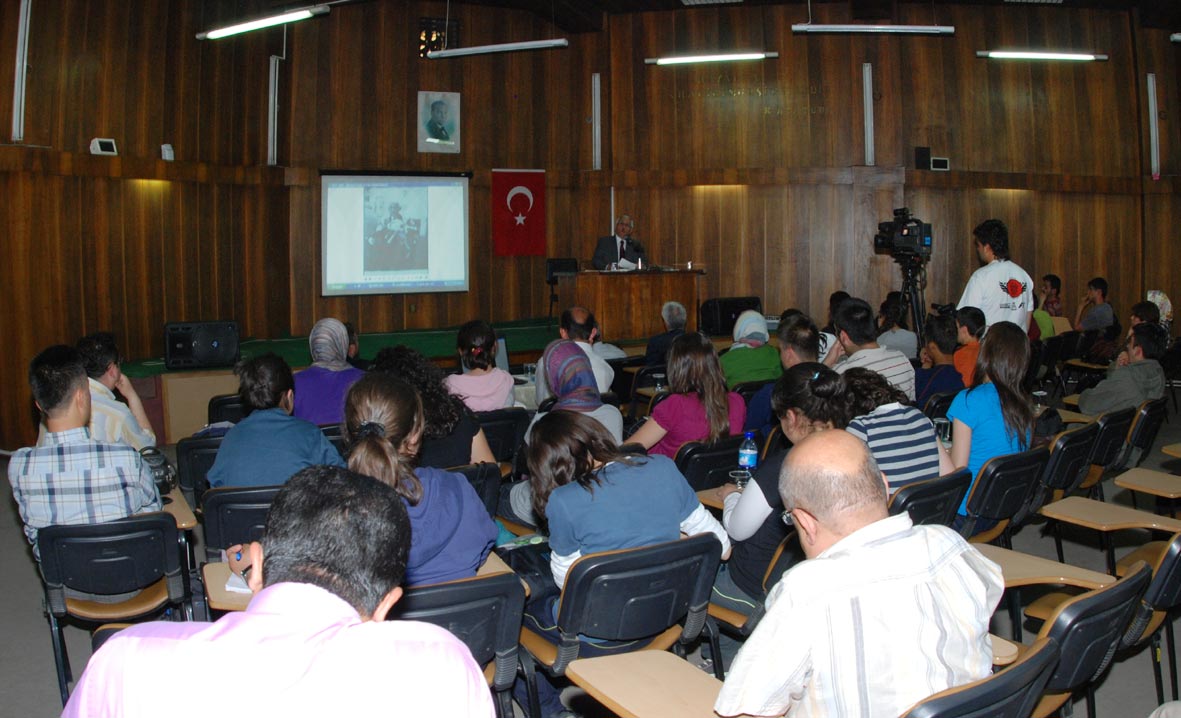 'İzzet Koyunoğlu ve Müzesi' Konferansı