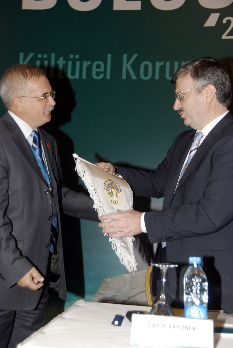 Kültürel Koruma ve Yol Haritası Paneli Yapıldı