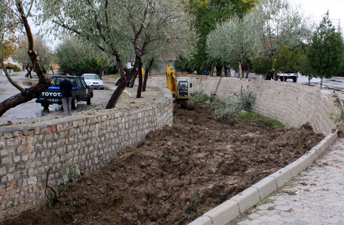 Yağmur Suyu Uzaklaştırma Projesi Devam Ediyor