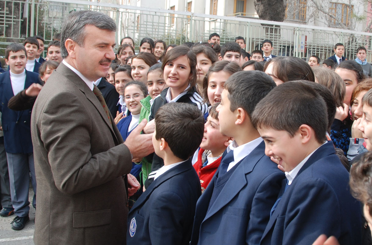 Barbaros İlköğretim Okulu'na Mavi Bayrak Verildi