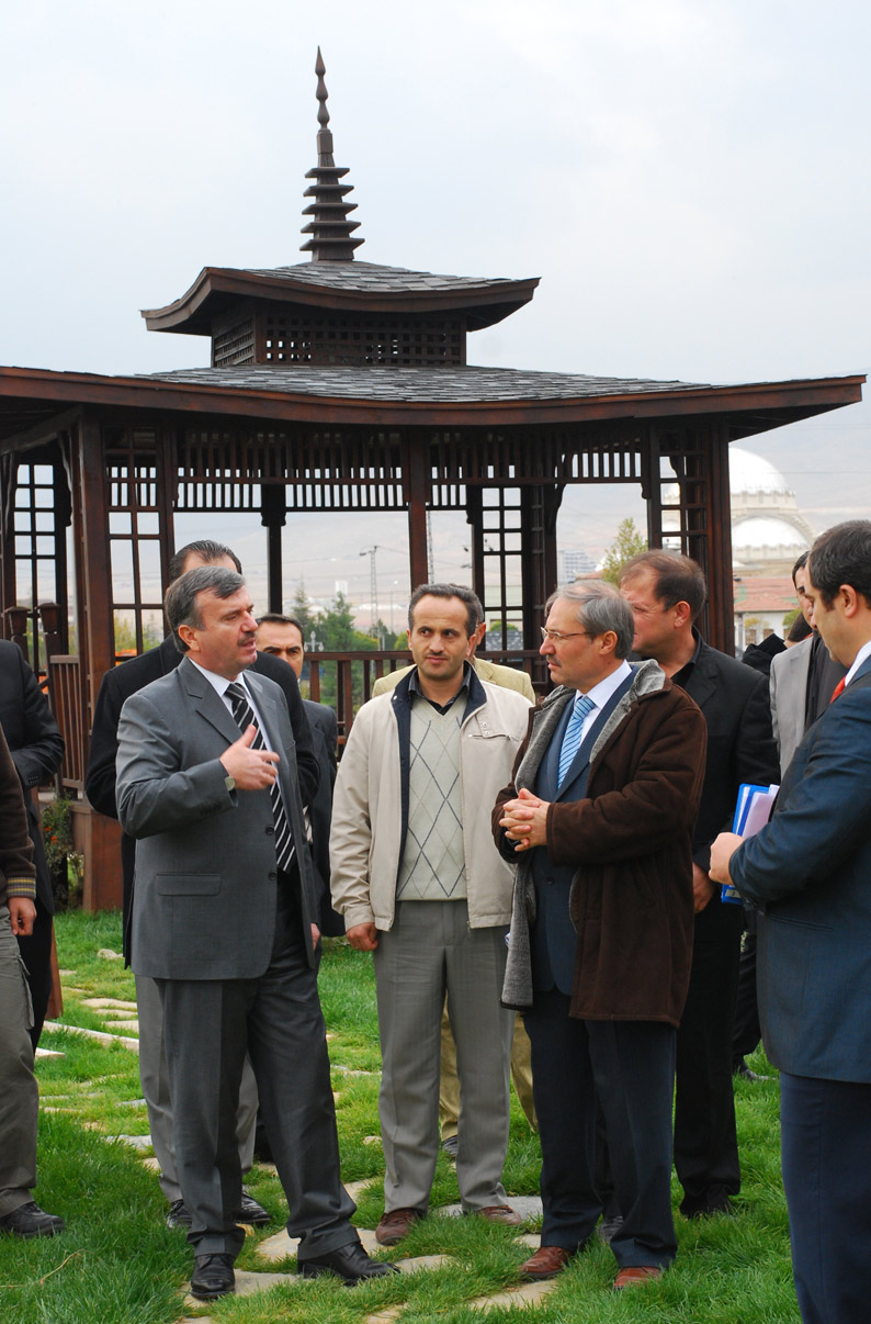 Başkan Akyürek Japon Parkı'nı İnceledi