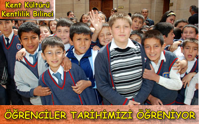 Öğrenciler Şehitlik Abidesini Gazilerle Geziyor