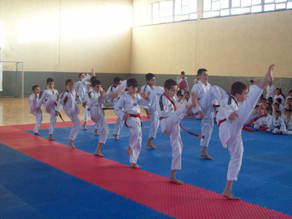 Büyükşehir Belediyespor Taekwondo Kemer Terfi Sınavı Yapıldı
