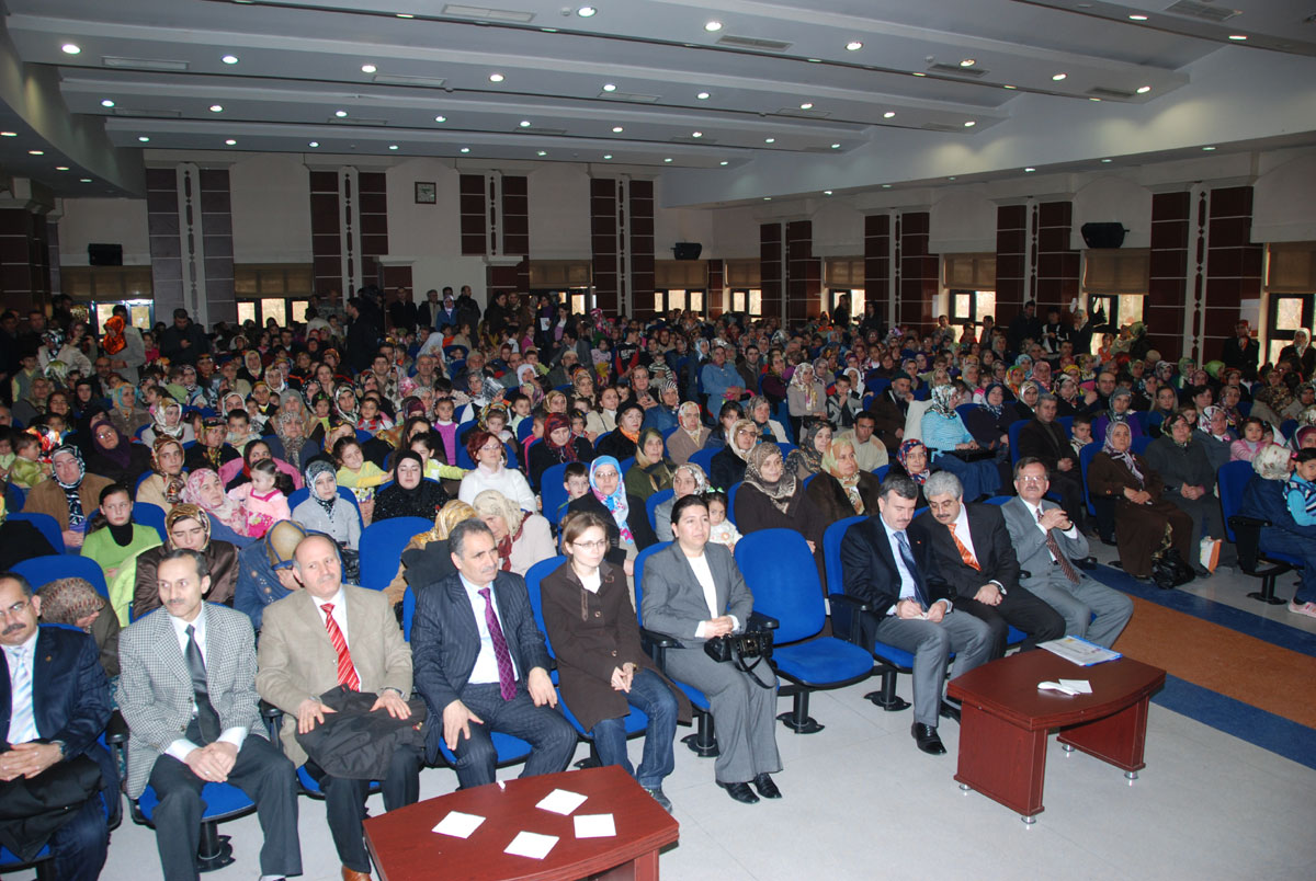 Mobil Anaokulu'nda Karne Heyecanı Yaşandı