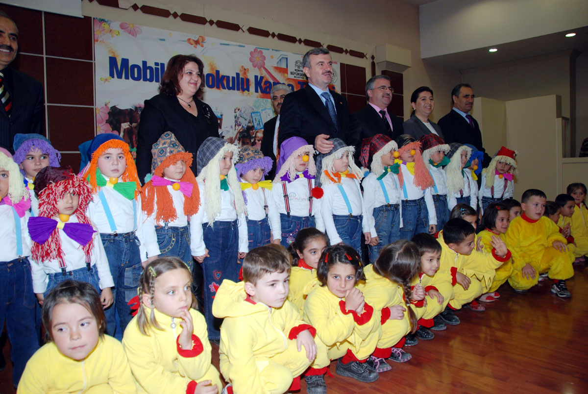 Mobil Anaokulu'nda Karne Heyecanı Yaşandı