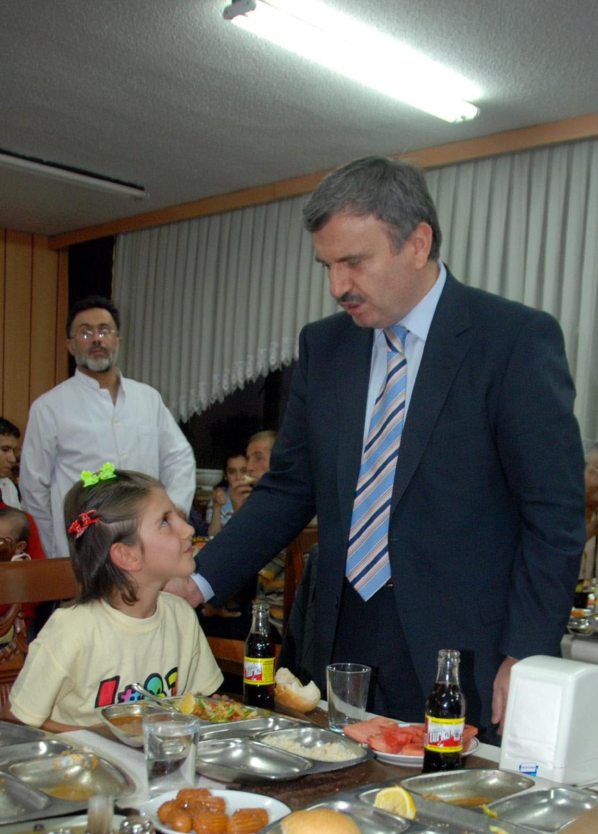 Başkan Akyürek Engelli Derneklerini İftarda Ağırladı