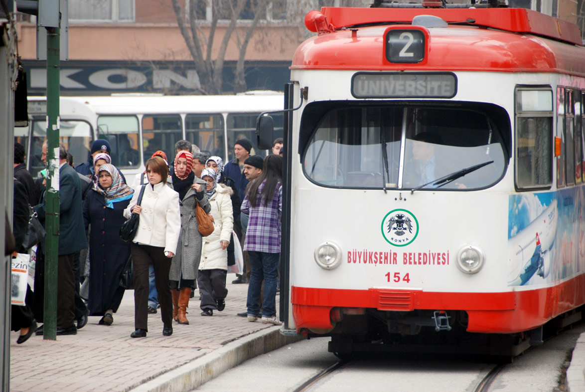 Toplu Ulaşım Araçlarının Sefer Sayıları Artırıldı
