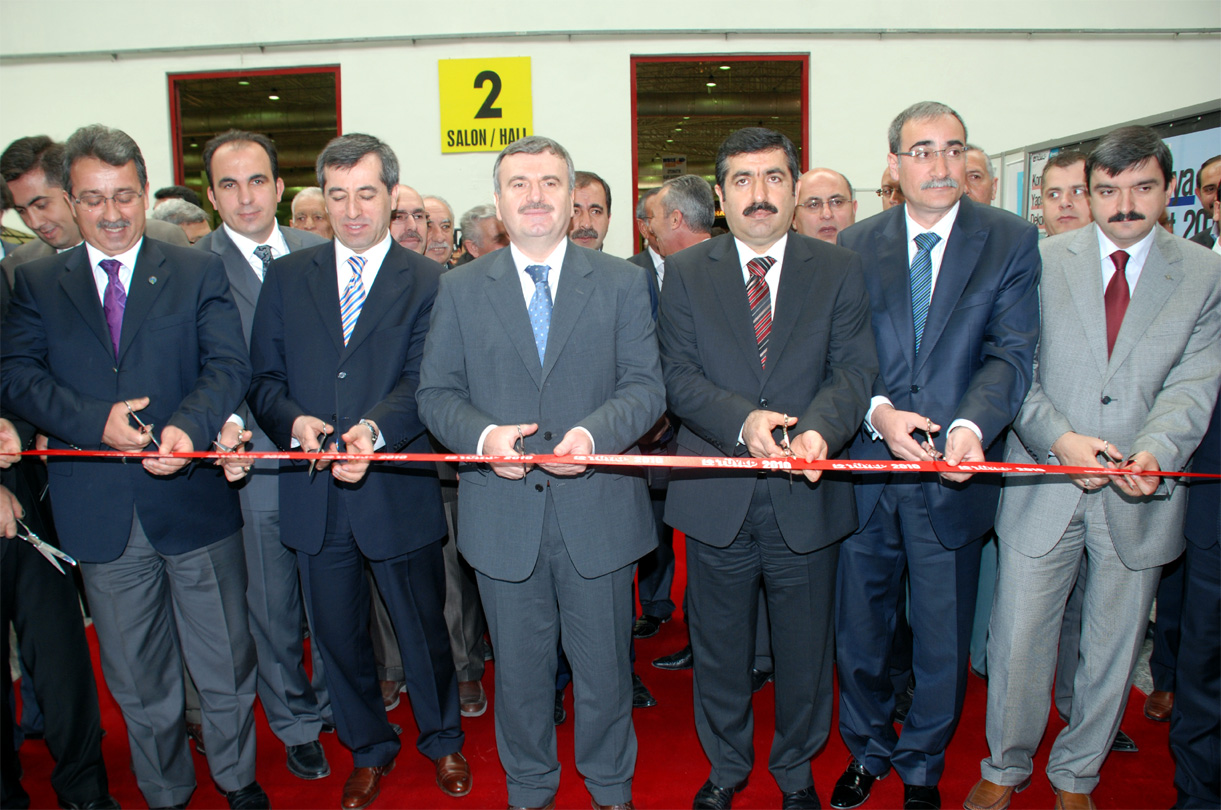 6. Yerel Yönetim İhtiyaçları Fuarı Açıldı