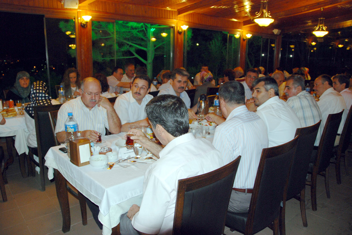 Meclis Üyeleri ve Daire Başkanları İftarda Buluştu