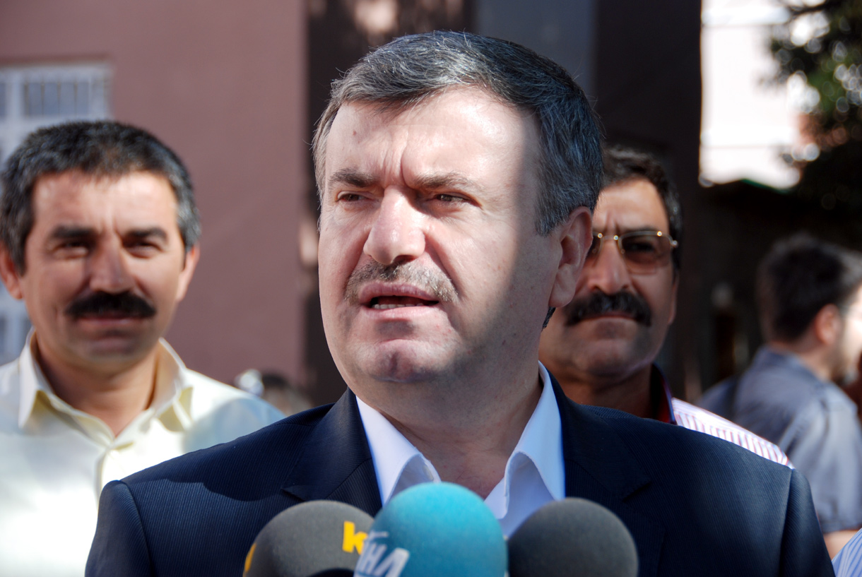 Başkan Akyürek Referandum İçin Oyunu Kullandı