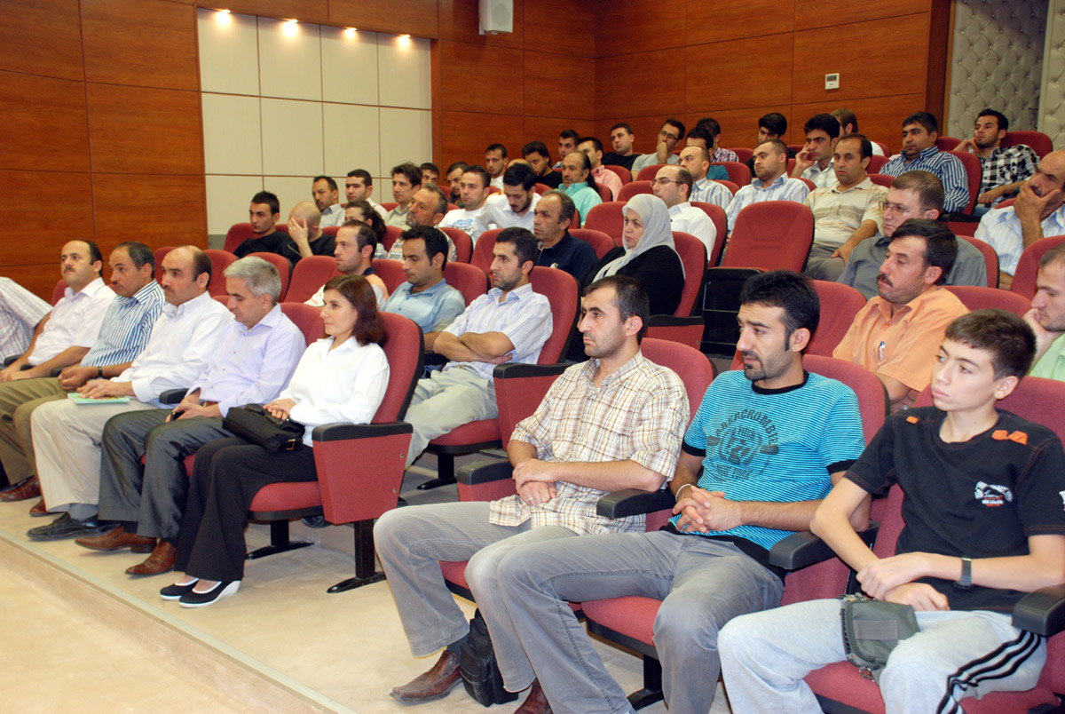Ev ve Süs Hayvanı Satan İşyerleri Sahiplerine Seminer