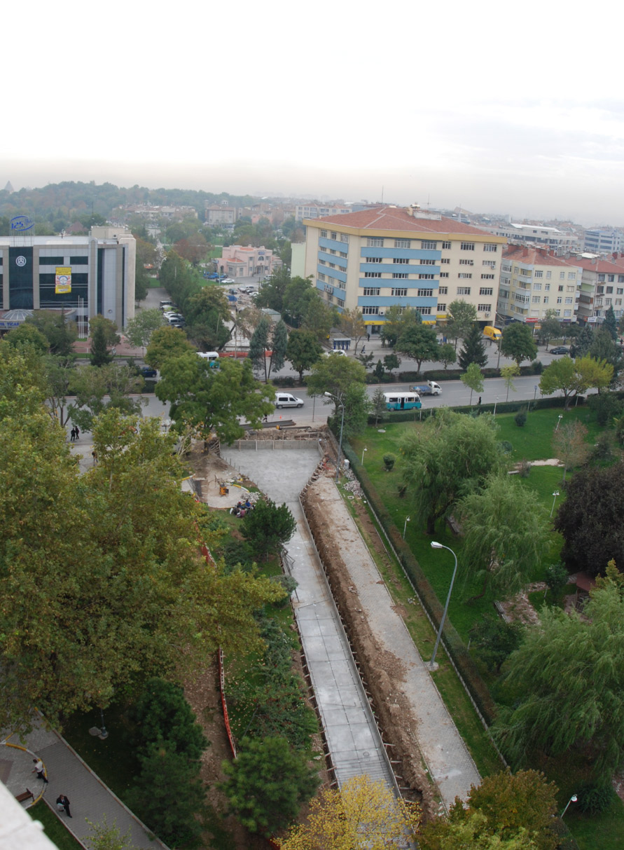 Büyükşehir'den Bir Yaya Üst Geçidi Daha