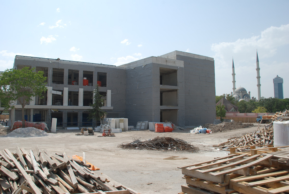 Yeni İl Halk Kütüphanesi İnşaatı Devam Ediyor