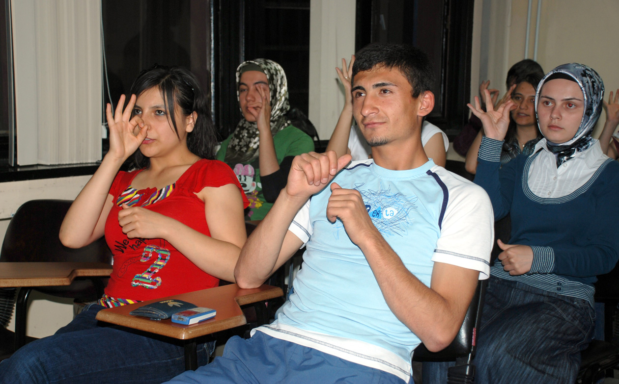 KOMEK'teki İşaret Dili Kursu Büyük İlgi Görüyor