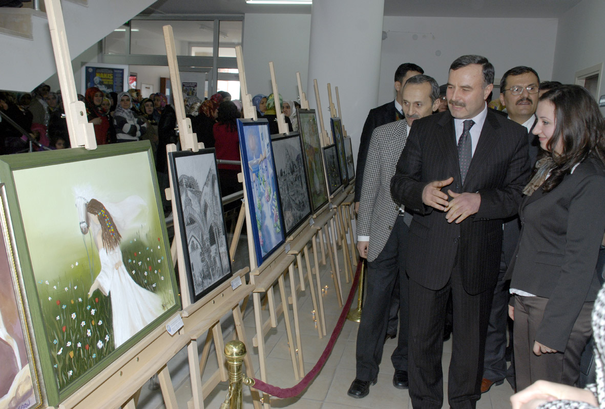 KOMEK Bosna Hersek Sadrettin Kütükcü Kurs Merkezi Dönem Sonu Sergisi