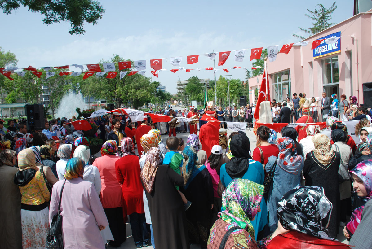 KOMEK'ten 'Emeğin ve Sanatın Güzellikleri Sergisi'