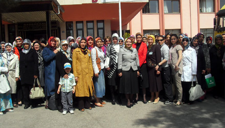 Meram Hanımlar Lokali Üyeleri Huzurevi'ni Ziyaret Etti
