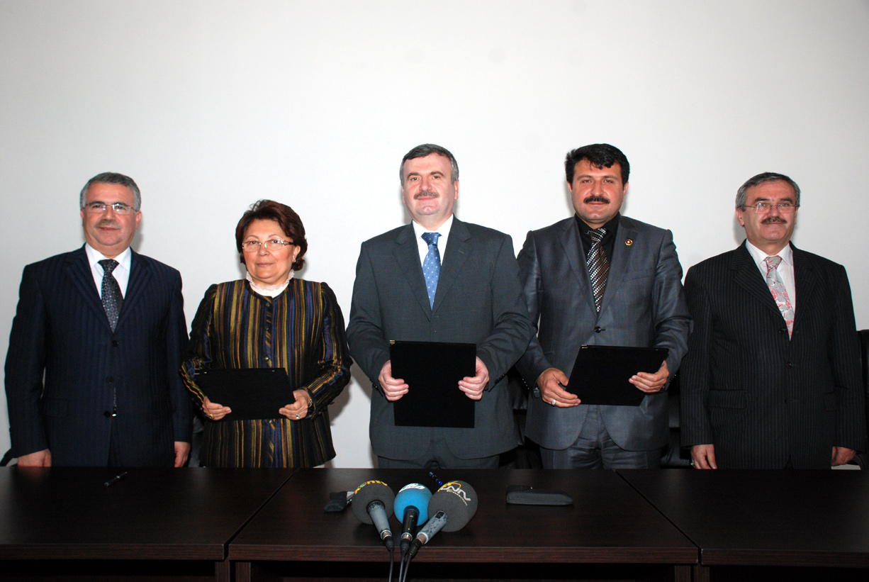 Büyükşehir Belediyesi Ayakkabıcılık Mesleki Eğitim Merkezi, İmzalanan Protokolle Milli Eğitim'e Tahsis Edildi