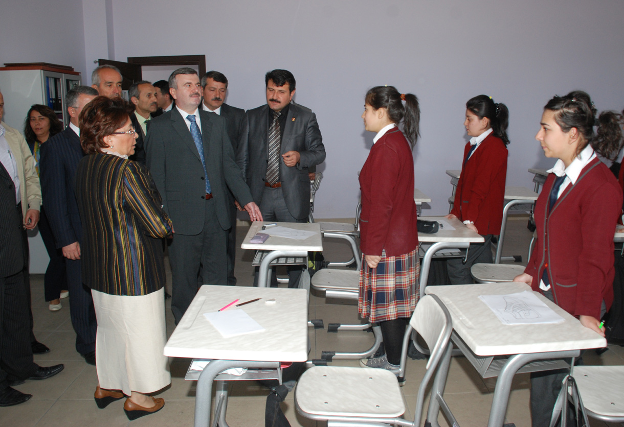 Büyükşehir Belediyesi Ayakkabıcılık Mesleki Eğitim Merkezi, İmzalanan Protokolle Milli Eğitim'e Tahsis Edildi