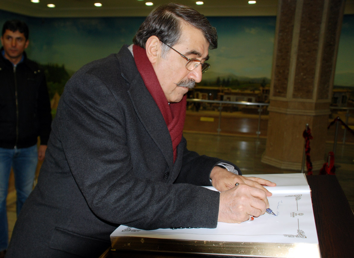 Abdülkadir Aksu İstiklal Harbi Şehitleri Abidesi'ni Gezdi