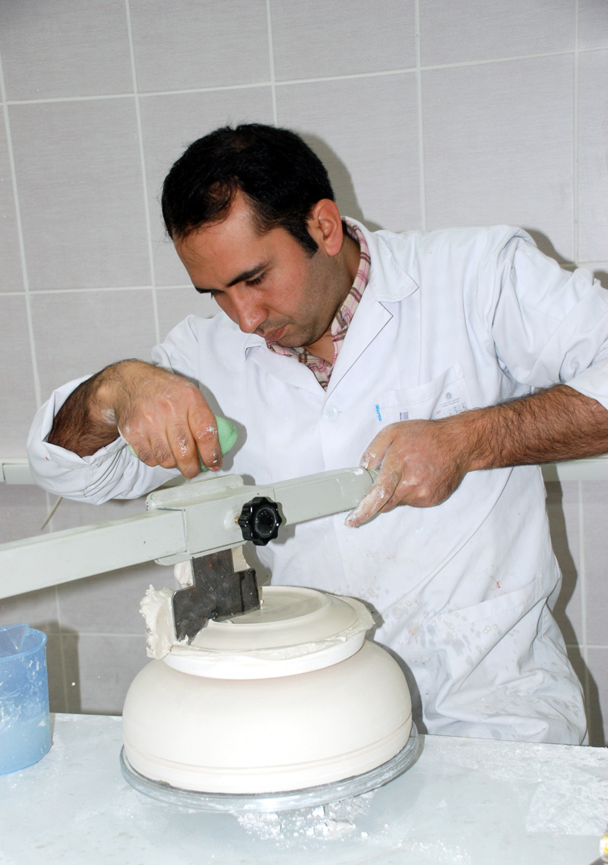 Büyükşehir Belediyesi Çini Atölyesi, Çini Sanatı Gelecek Kuşaklara Aktarıyor