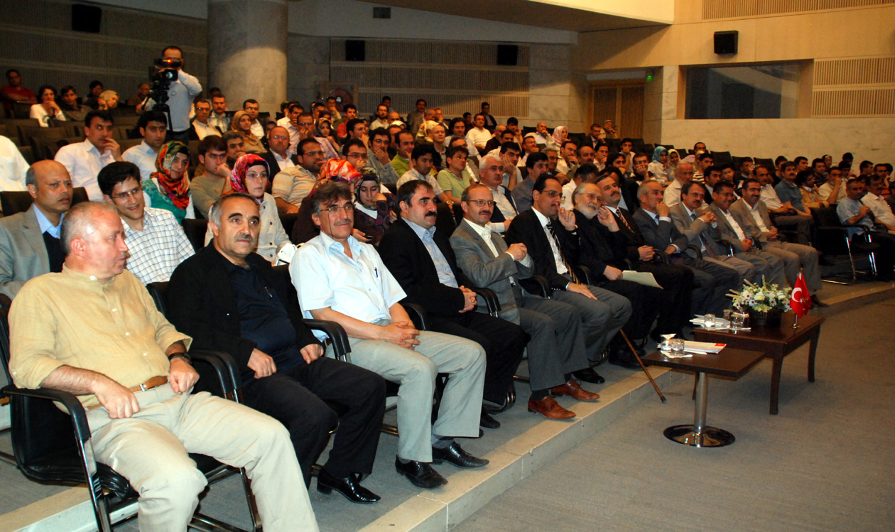 Prof. Nasr: İç Güzelliğini Görebilen İnsan Her Şeyi Görebilir