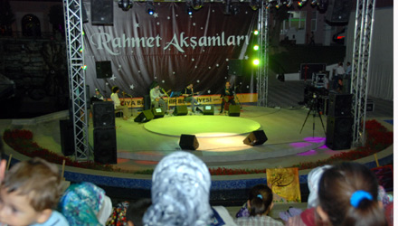 Rahmet Akşamları'nda Ünlü Sanatçılar Konser Verecek