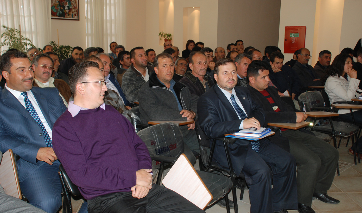 Büyükşehir'den Uygulamalı Budama Eğitim Semineri