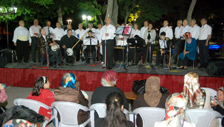 Emekliler Korosu İlk Konserini Kültürpark'ta Verdi