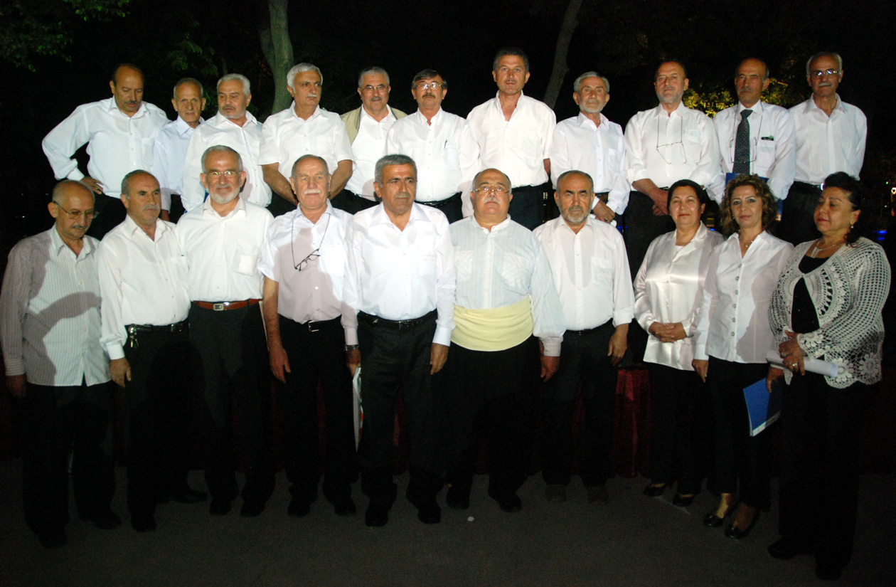 Emekliler Korosu İlk Konserini Kültürpark'ta Verdi