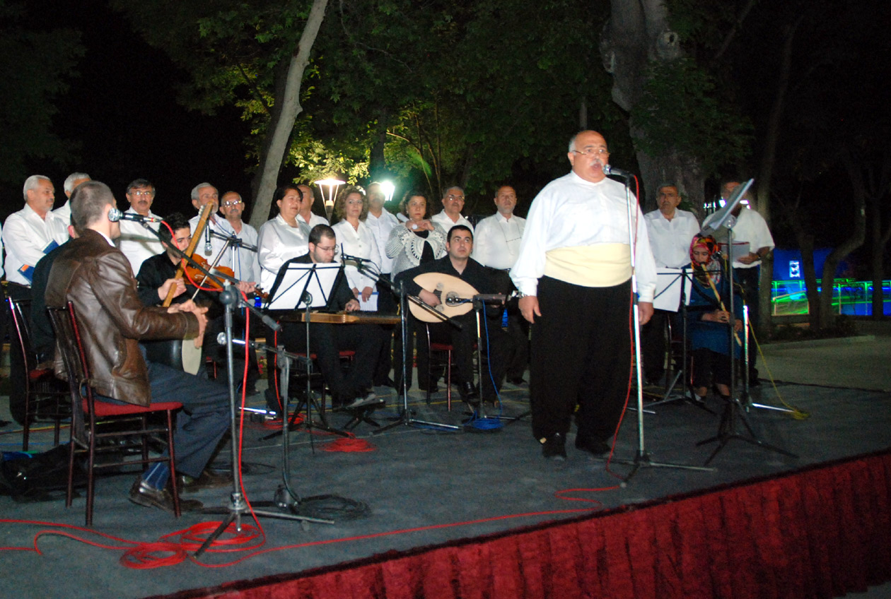 Emekliler Korosu İlk Konserini Kültürpark'ta Verdi