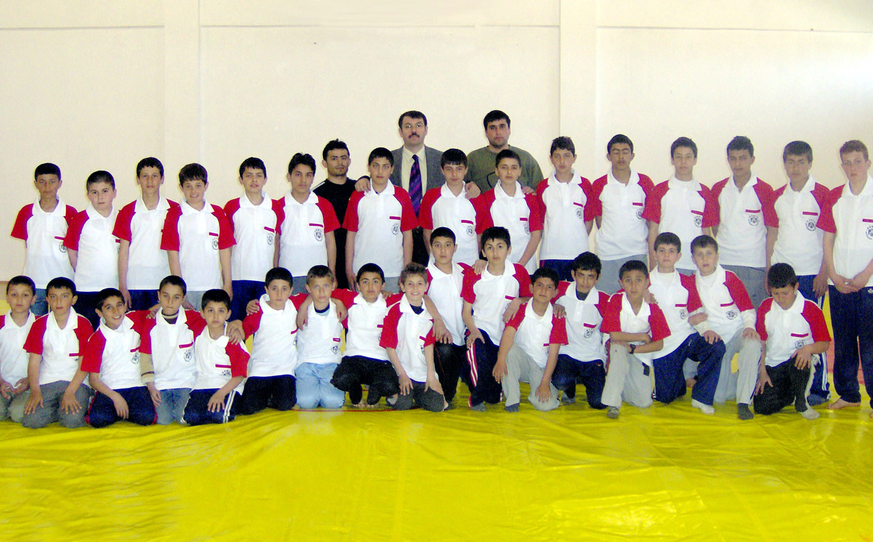 Şampiyon Sporcular Yetiştiriyoruz