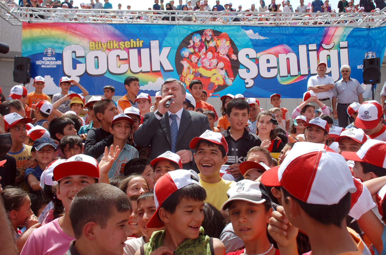 Büyükşehir Belediyesi Çocuk Şenliği Yapıldı