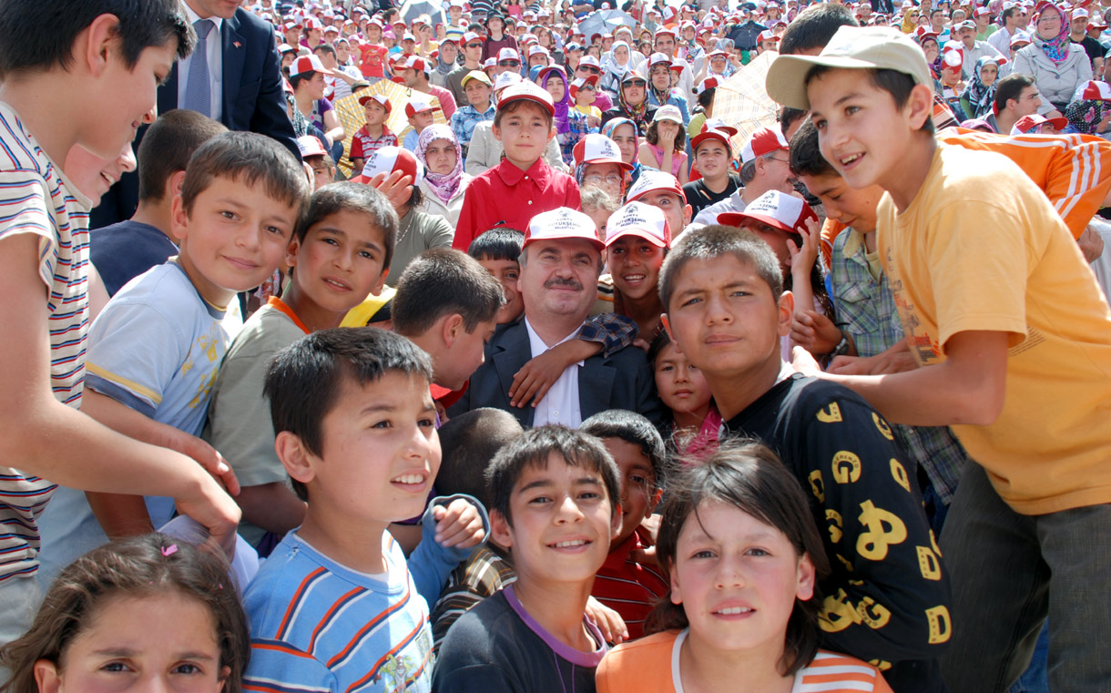 Büyükşehir Belediyesi Çocuk Şenliği Yapıldı