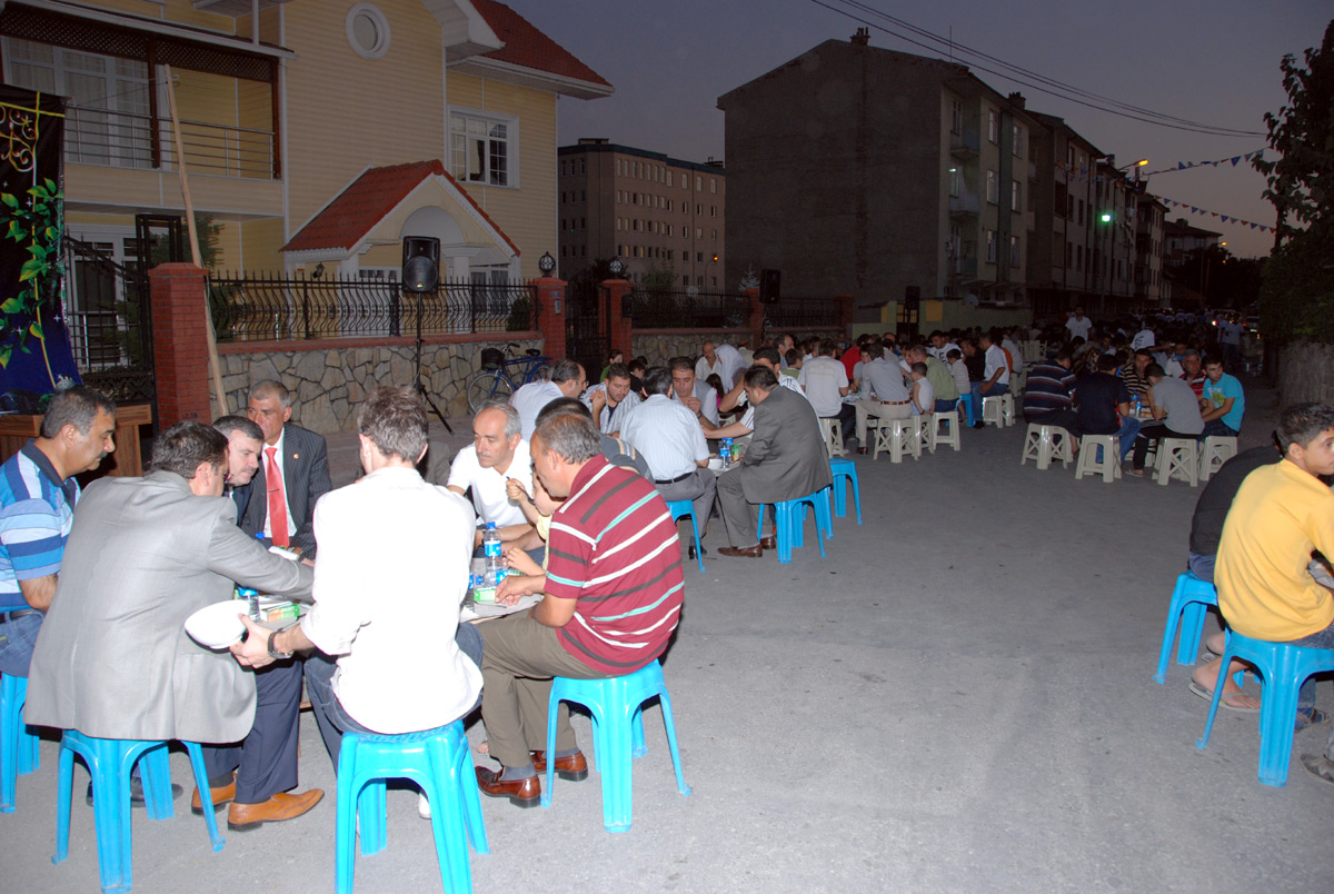 Doğanlar Mahallesi Büyükşehir'in İftarında Buluştu