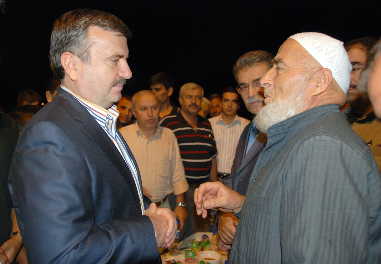 Binlerce Kişi Mahalle İftarlarında Buluştu
