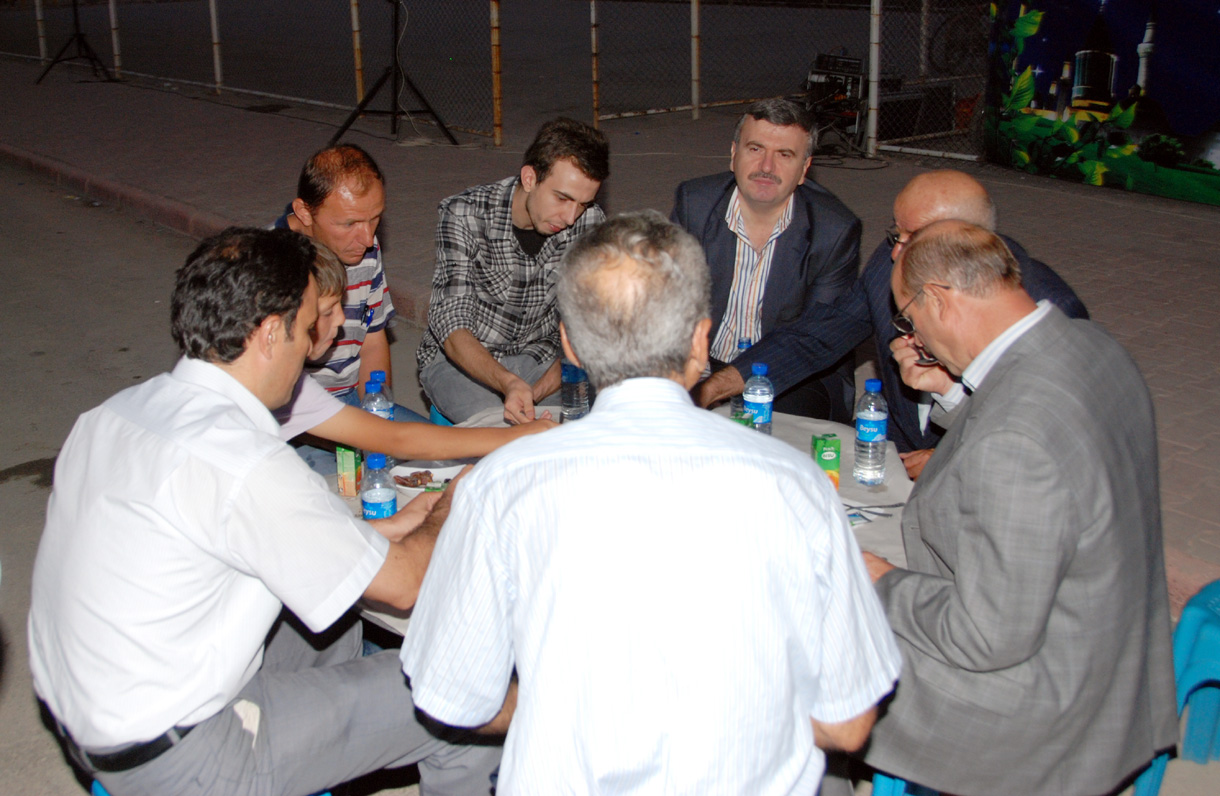 Mahalle İftarları Saraçoğlu Mahallesi'nde
